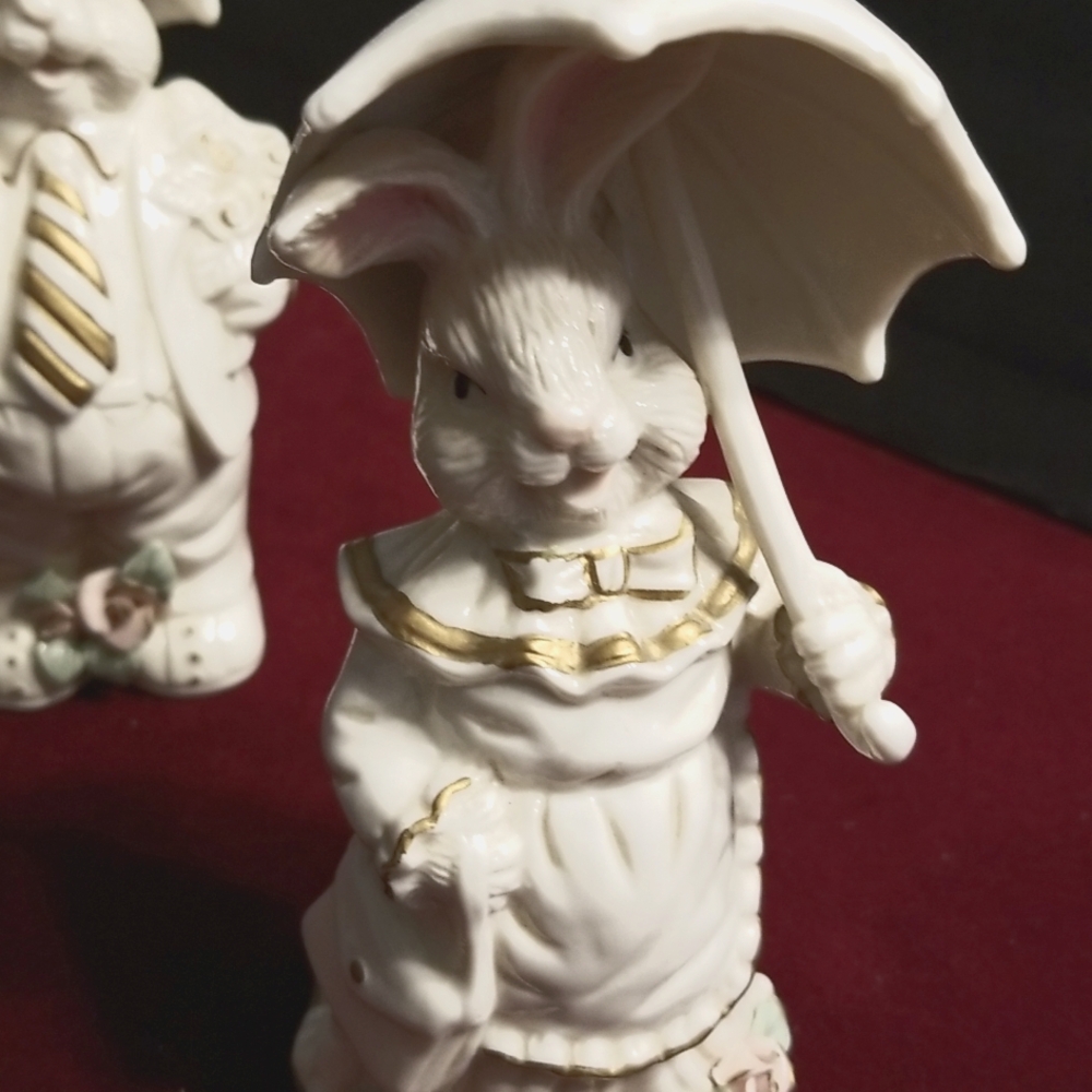 Ceramic Mr/Mrs Rabbit - Picture 5 of 5